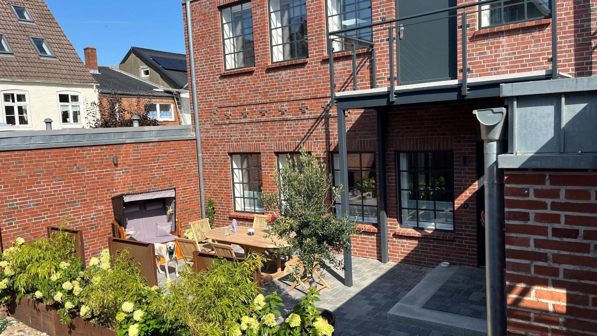 Loftwohnung 2 Simmerdeis An Der Gracht Friedrichstadt Exterior foto